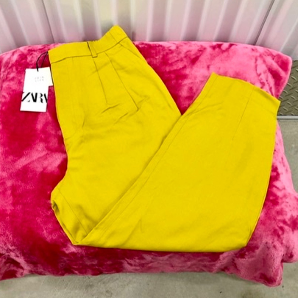 NWT ZARA High Waisted Pleated Yellow Pants, M